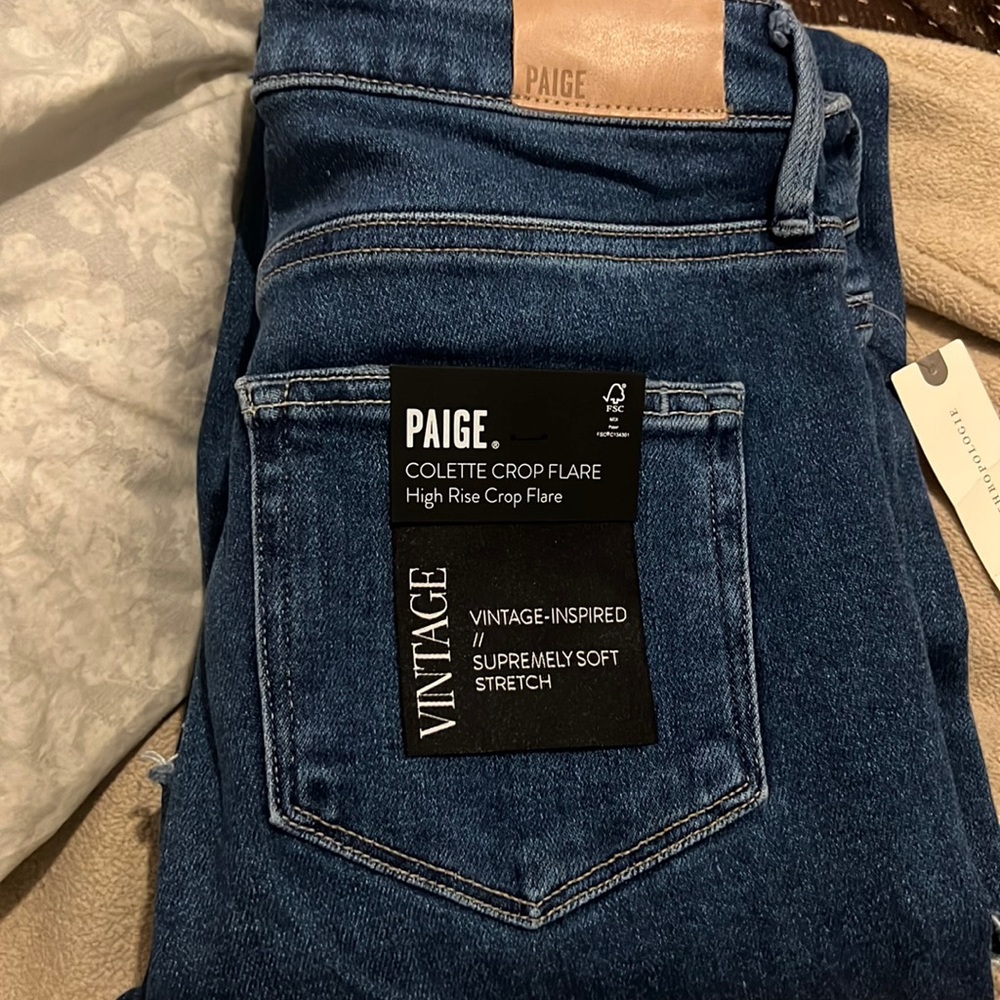 Paige
Colette Crop Flare Jeans brand new.